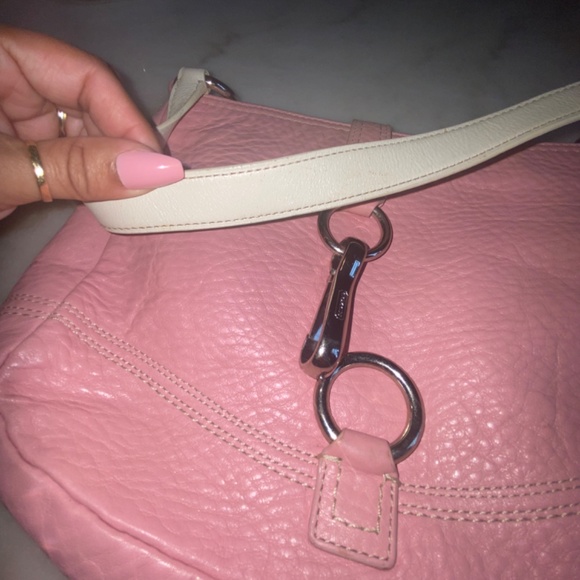COACH soft pebble collection A0993-F13006- Cream Leather/Pink Leather shoulder - Picture 7 of 8